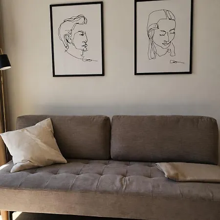 Piastrella's Cheerful Little Two-room